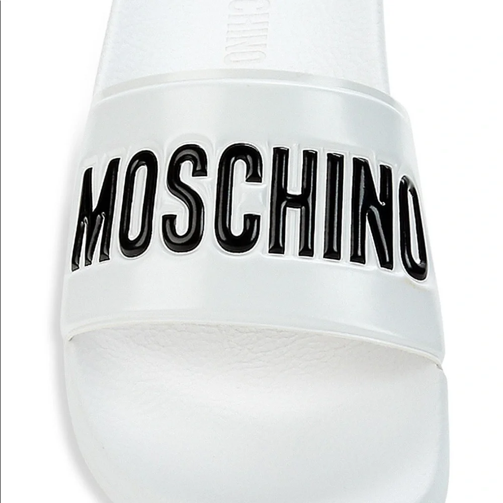 Moschino pool slides - Picture 3 of 3